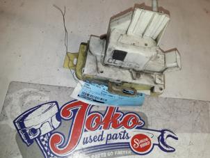 Used Rear door mechanism 4-door, right Ford Mondeo II Wagon 1.6i 16V E2/96 EEC Price on request offered by Autodemontage Joko B.V.