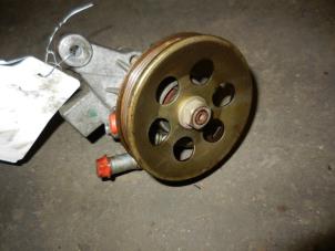Used Power steering pump Honda CR-V (RD1/3) 2.0i 16V VTEC Price on request offered by Autodemontage Joko B.V.