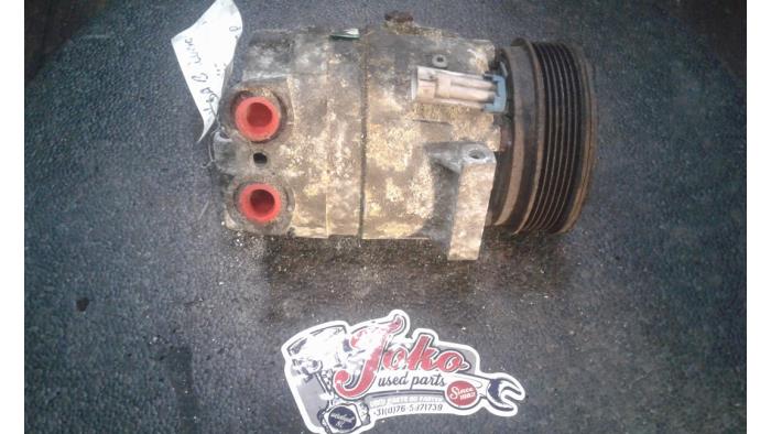 Air conditioning pump from a Opel Vectra B (36) 1.8 16V Ecotec 2000