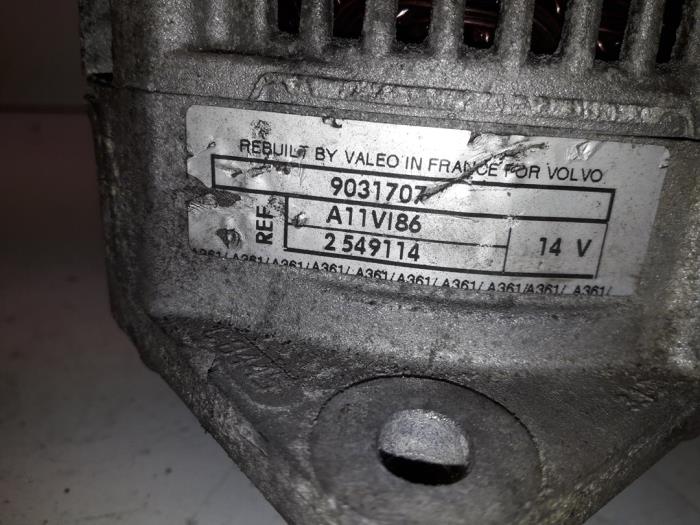 Dynamo van een Volvo 440 1.6 i DL,GL,GLE 1995