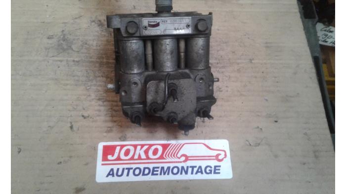 ABS Pumpe van een Citroën XM (Y4) 2.0 Turbo 1999