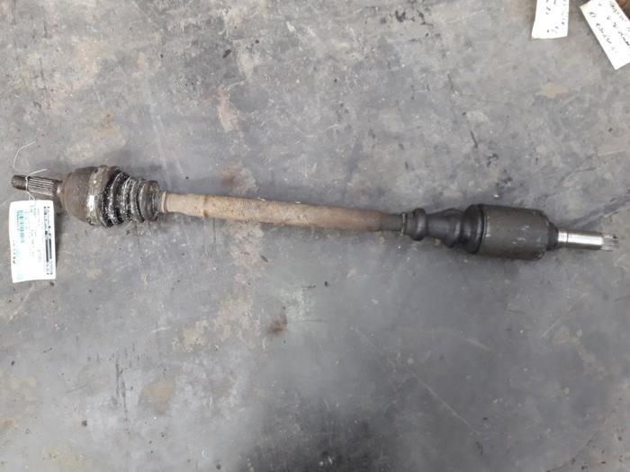 Gebrauchte Antriebswelle rechts vorne Peugeot 106 I 1.4 XT i Preis auf Anfrage angeboten von Autodemontage Joko B.V.