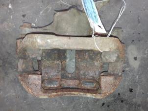 Used Front brake calliper, right Renault Kangoo Express (FC) 1.5 dCi 65 Price on request offered by Autodemontage Joko B.V.