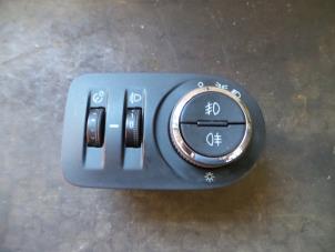 Usados Interruptor de luz Opel Corsa D 1.0 Precio de solicitud ofrecido por Autodemontage Joko B.V.