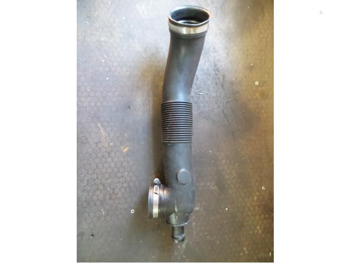 Air intake hose from a Opel Corsa D 1.0 2011