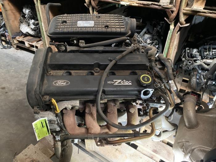 Engine from a Ford Mondeo II Wagon 1.6i 16V 1999