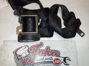 Used Rear seatbelt, right Peugeot 306 (7A/C/S) 1.6i XR,XT,ST Price on request offered by Autodemontage Joko B.V.