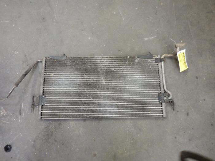 Air conditioning condenser from a Citroën Berlingo 1.9 Di 2000