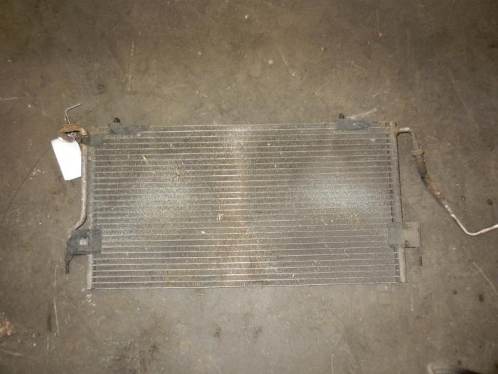 Air conditioning condenser from a Citroën Berlingo 1.9 Di 2000