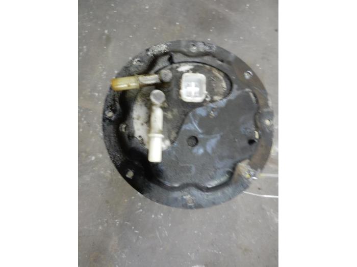 Gebrauchte Kraftstoffpumpe Elektrisch Mazda Premacy 1.8 16V Preis auf Anfrage angeboten von Autodemontage Joko B.V.