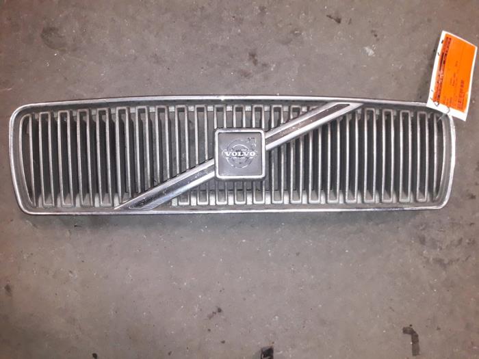 Używane Grill Volvo 4-Serie Cena na żądanie oferowane przez Autodemontage Joko B.V.