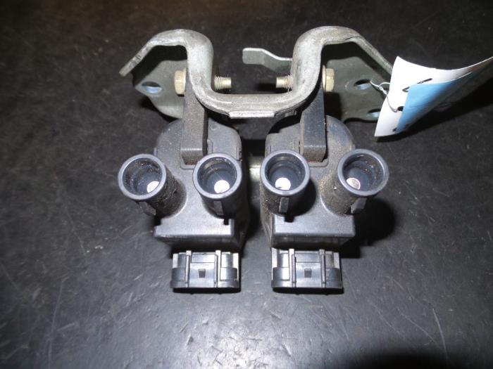 Bobine Toyota Corolla (E11), 1997 / 2000 1.3 16V, Berline avec hayon arrière, Essence, 1.332cc, 63kW (86pk), FWD, 4EFE, 1997-05 / 1999-09, EE111 (Occasion)