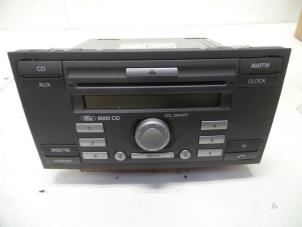 Usados Reproductor de CD y radio Ford Fiesta 5 (JD/JH) 1.4 TDCi Precio de solicitud ofrecido por Autodemontage Joko B.V.