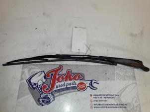 Used Rear wiper arm Citroen Saxo 1.6 VTR Price on request offered by Autodemontage Joko B.V.