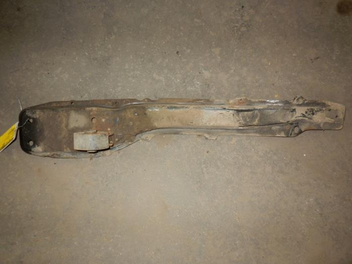 Używane Belka silnika Toyota Corolla (E11) 2.0 D Cena na żądanie oferowane przez Autodemontage Joko B.V.