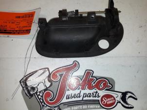 Used Front door handle 4-door, right Volvo V40 (VW) 1.8 16V Price on request offered by Autodemontage Joko B.V.