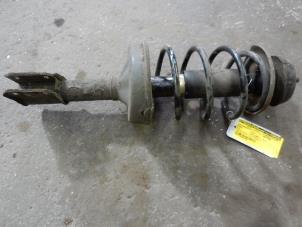 Used Front shock absorber rod, left Renault Clio II Societe (SB) 1.9 D Price on request offered by Autodemontage Joko B.V.