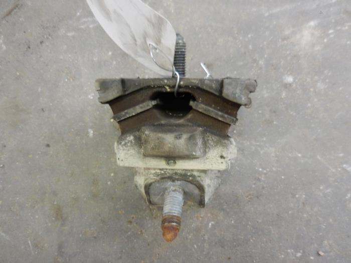 Used Engine mount Ford Transit 2.4 TDdi 16V 300S Price on request offered by Autodemontage Joko B.V.
