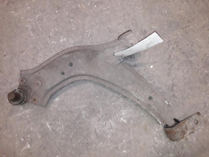 Front lower wishbone, left from a Citroën Xsara (N1) 2.0 HDi 90 2002
