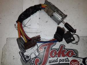 Used Ignition lock + key Peugeot 306 (7A/C/S) 1.1i XN,XA Price on request offered by Autodemontage Joko B.V.