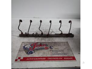 Used Fuel injector nozzle BMW 3 serie (E90) 330d 24V Price on request offered by Autodemontage Joko B.V.
