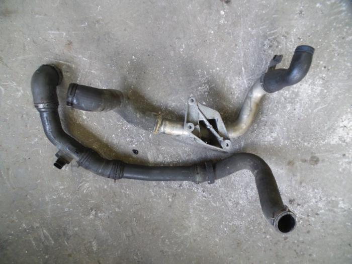 Gebrauchte Intercooler Schlauch Volkswagen Sharan (7M8/M9/M6) 1.9 TDI 115 Preis auf Anfrage angeboten von Autodemontage Joko B.V.