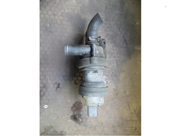 Begagnade Vattenpump Volkswagen Sharan (7M8/M9/M6) 1.9 TDI 115 Pris på förfrågan erbjuds av Autodemontage Joko B.V.