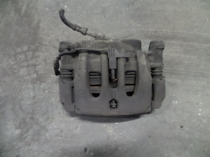 Front brake calliper, left from a Mercedes-Benz Vito (639.6) 3.0 120 CDI V6 24V 2010