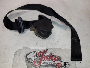 Used Front seatbelt, right Renault Twingo (C06) 1.2 SPi Phase I Price on request offered by Autodemontage Joko B.V.