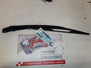 Used Rear wiper arm Peugeot 306 (7A/C/S) 1.6i XR,XT,ST Price on request offered by Autodemontage Joko B.V.