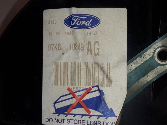 Tablica rozdzielcza z Ford Ka I 1.3i 1998