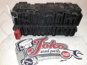 Used Fuse box Volkswagen Golf III (1H1) 2.8 VR6 Price on request offered by Autodemontage Joko B.V.