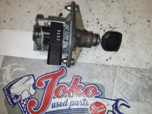Used Tailgate lock mechanism Ford Mondeo I 2.0i 16V (U9) Price on request offered by Autodemontage Joko B.V.