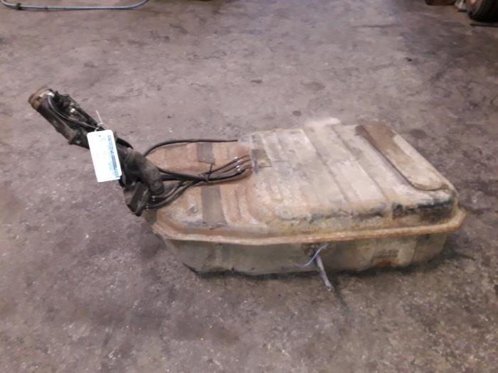 Tank from a Opel Omega A (16/17/19) 1.8 1989