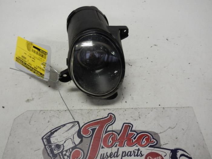 Usados Proyector derecha Volkswagen Passat Variant (3B6) 2.5 TDI V6 24V Precio de solicitud ofrecido por Autodemontage Joko B.V.