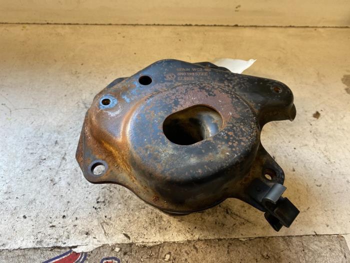 Used Engine mount Volkswagen Polo Price on request offered by Autodemontage Joko B.V.