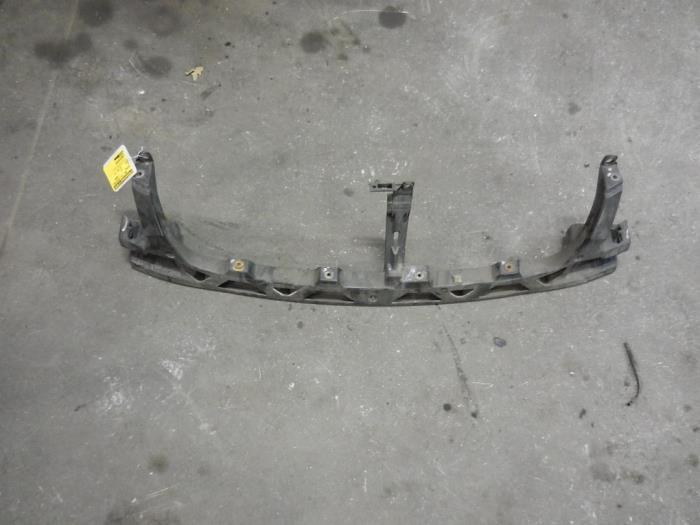 Begagnade Front Volkswagen Passat Variant (3B6) 2.5 TDI V6 24V Pris på förfrågan erbjuds av Autodemontage Joko B.V.