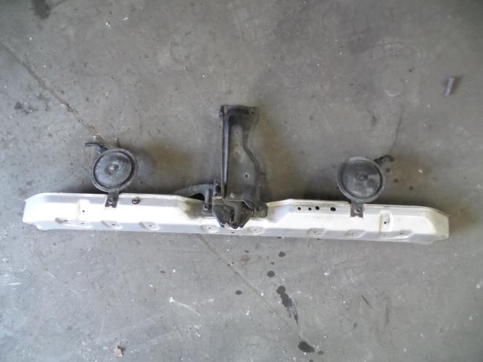 Używane Panel przedni Kia Sorento I (JC) 3.5 V6 24V Cena na żądanie oferowane przez Autodemontage Joko B.V.