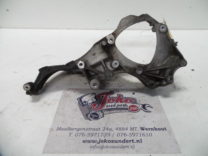 Usagé Support dynamo haut Opel Movano (4A1; 4A2; 4B2; 4B3; 4C2; 4C3) 2.5 DTI Prix sur demande proposé par Autodemontage Joko B.V.