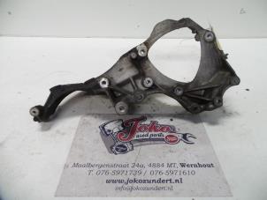 Used Alternator upper bracket Opel Movano (4A1; 4A2; 4B2; 4B3; 4C2; 4C3) 2.5 DTI Price on request offered by Autodemontage Joko B.V.