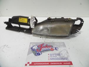Used Headlight, right Ford Mondeo I Wagon 1.8i 16V Price on request offered by Autodemontage Joko B.V.