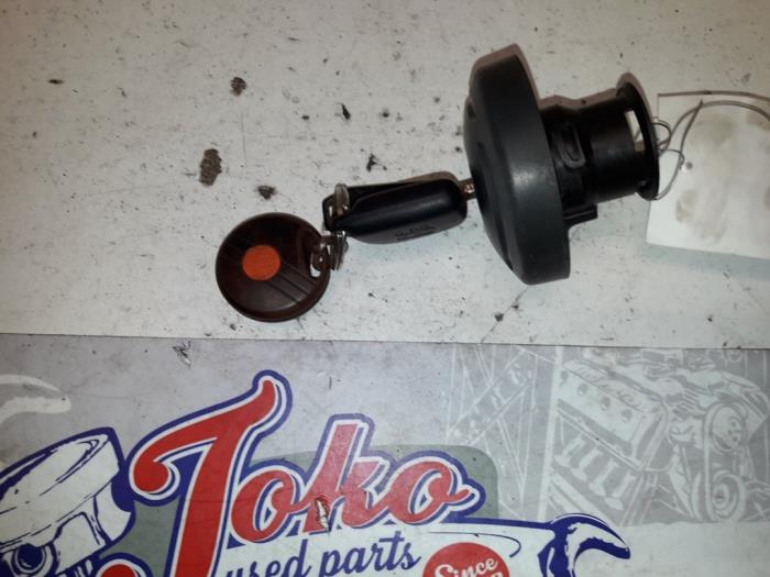 Begagnade Tanklock Peugeot 306 Pris på förfrågan erbjuds av Autodemontage Joko B.V.