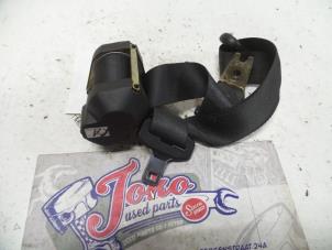 Used Rear seatbelt, left Ford Mondeo III 1.8 16V Price on request offered by Autodemontage Joko B.V.