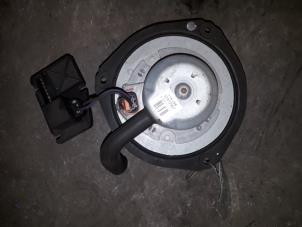 Used Heating and ventilation fan motor Opel Sintra 2.2i GLS,CD 16V Price on request offered by Autodemontage Joko B.V.