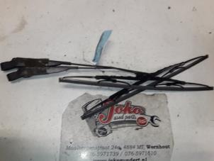 Used Front wiper arm Renault Express/Rapid/Extra 1.9 D Price on request offered by Autodemontage Joko B.V.
