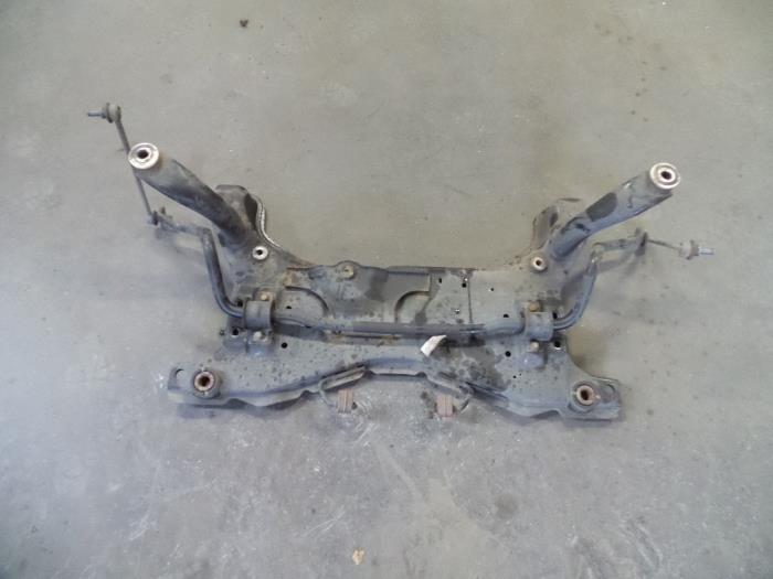 Usados Subchasis Ford Focus 2 C+C 2.0 16V Precio de solicitud ofrecido por Autodemontage Joko B.V.