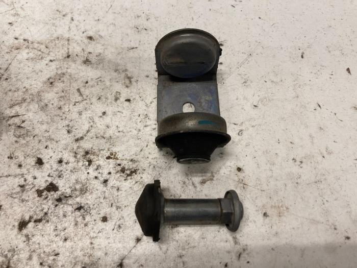 Used Engine mount Peugeot Partner Combispace 1.6 HDI 75 Price on request offered by Autodemontage Joko B.V.
