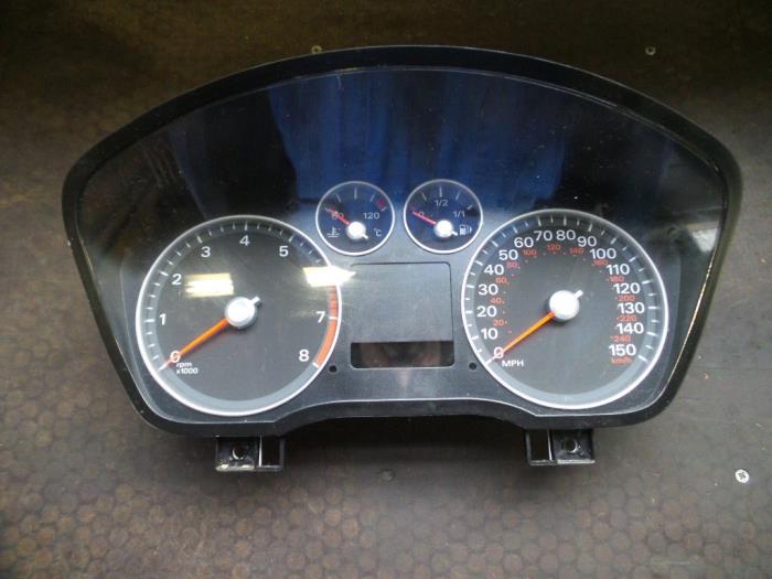 Instrument panel from a Ford Focus 2 C+C 2.0 16V 2007
