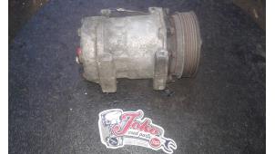 Used Air conditioning pump Volvo V40 (VW) 1.9 D di Price on request offered by Autodemontage Joko B.V.