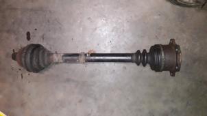 Used Front drive shaft, left Audi A6 (C4) 2.6 V6 Price on request offered by Autodemontage Joko B.V.